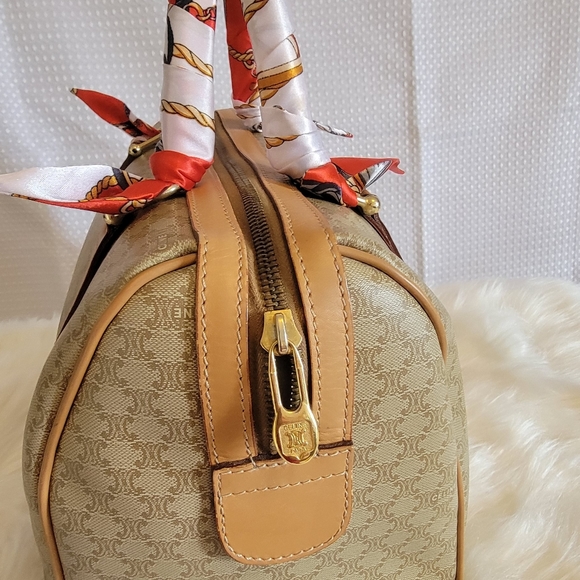 CELINE - Picture 3 of 16